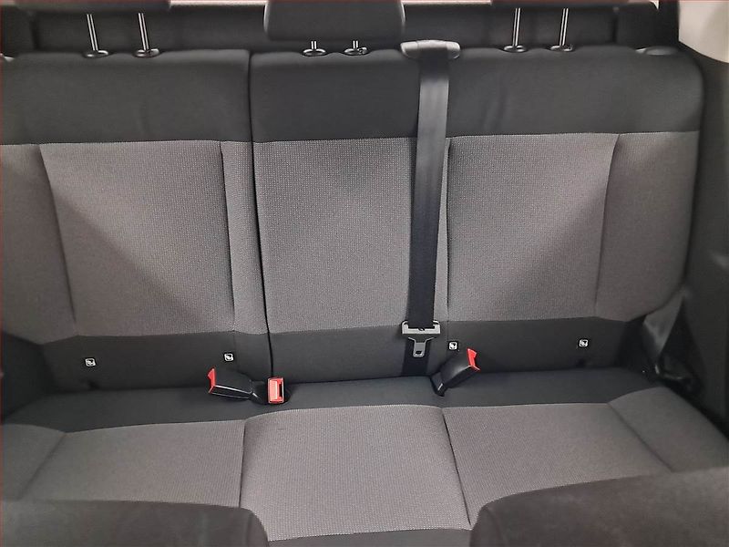 Citroën C4 Cactus (2016) 1.2 PureTech, Tempomat - fotka 10 z 15