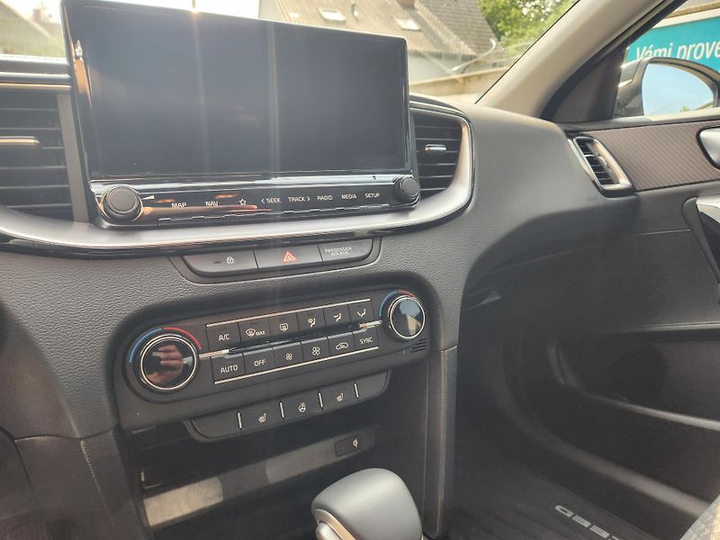 Kia XCeed 1.5-V ZÁRUCE-1. MAJ.-AUTOMAT - fotka 17 z 22
