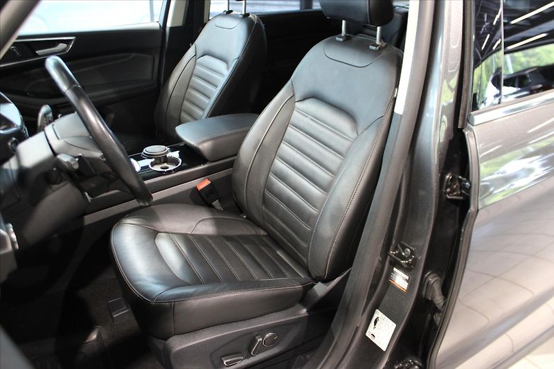 Ford Galaxy EcoBlue Automatik Titanium ACC - fotka 9 z 23