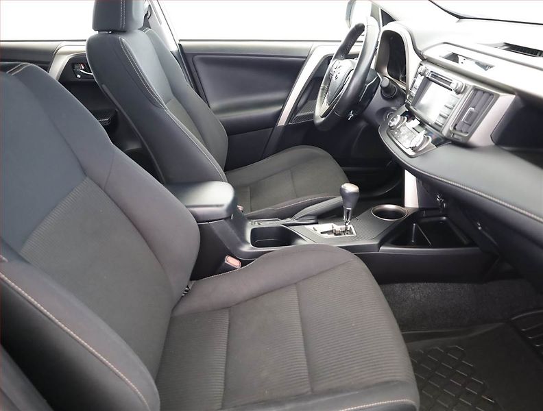 Toyota RAV4 (2014) 2.2 D-4D, 4X4, Automat - fotka 7 z 16