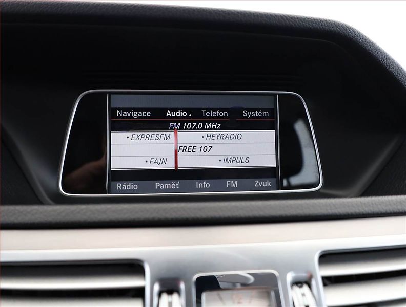 Mercedes-Benz Třídy E (2013) Elegance E 220 CDI, Automat - fotka 14 z 20