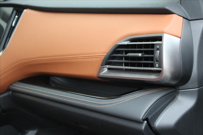 Subaru Outback 2.5i AWD / Touring / DPH / CZ - fotka 27 z 41