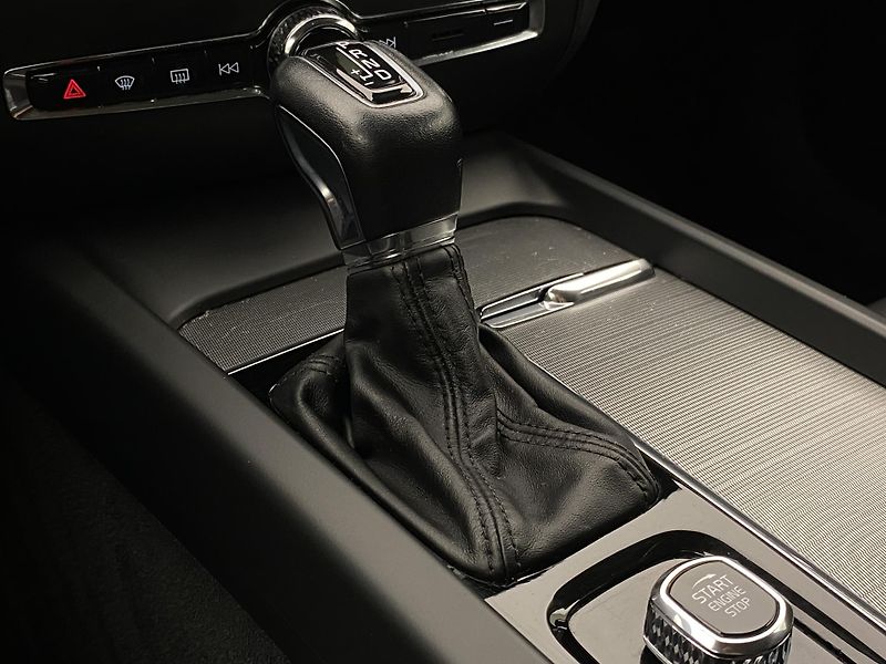 Volvo V60 D4 INSCRIPTION AUT REZERVACE - fotka 27 z 47