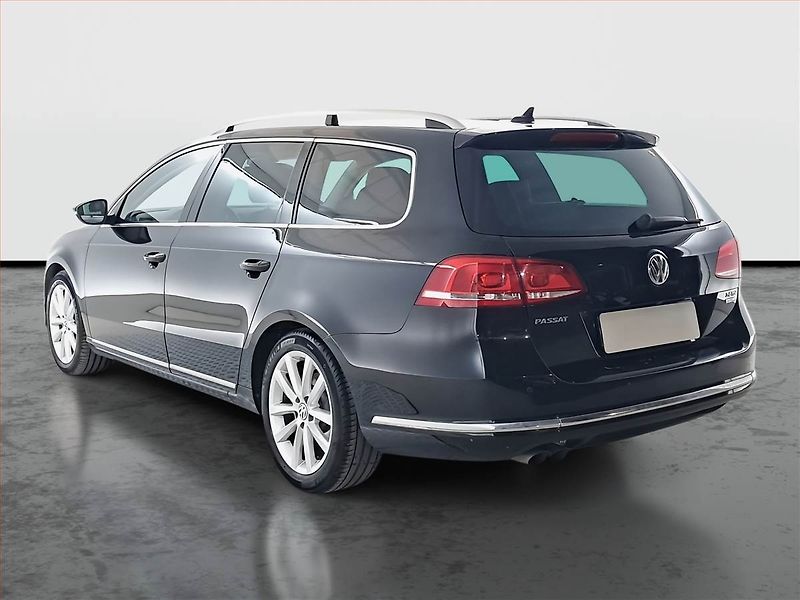 Volkswagen Passat (2012) 2.0 TDI, Automat, Navi - fotka 4 z 20