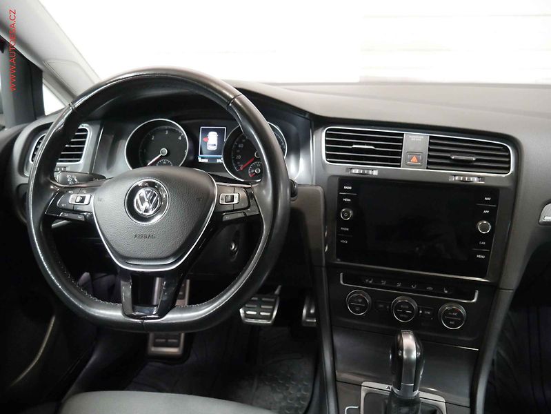 Volkswagen Golf (2017) 2.0TDi 4x4, DSG, LED, navi - fotka 11 z 21