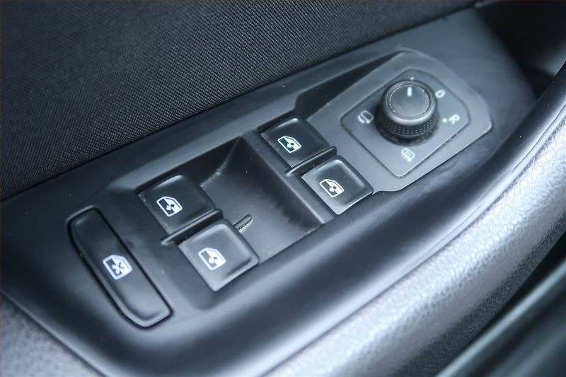Volkswagen Passat (2022) 2.0 TDI, Automat, Serv.kniha - fotka 16 z 22