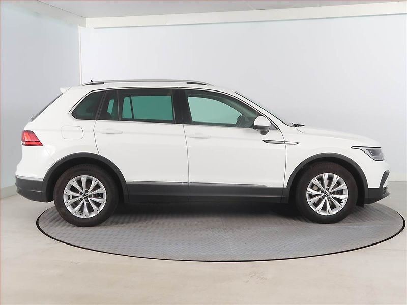 Volkswagen Tiguan (2020) 1.5 TSI - fotka 6 z 19