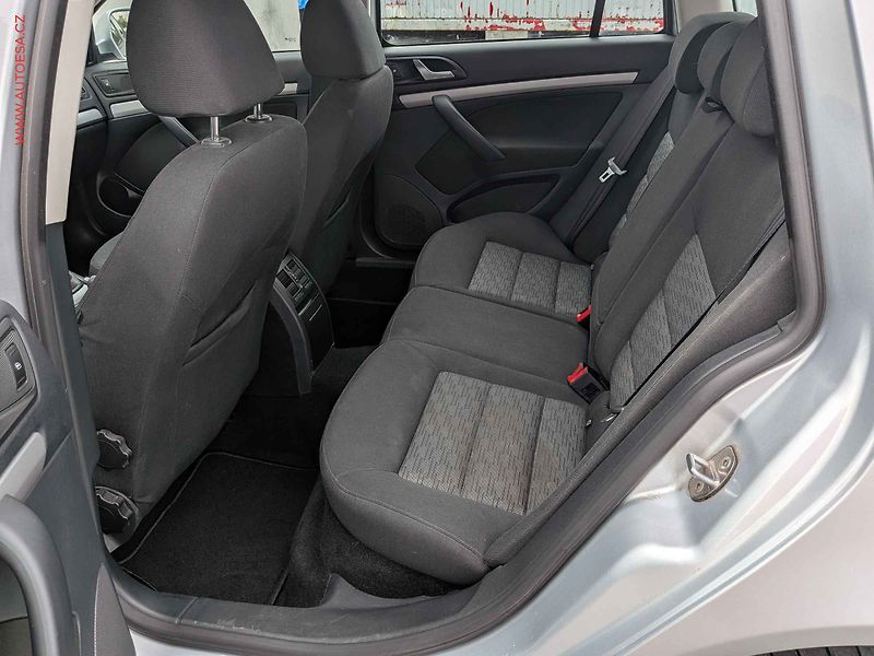 Škoda Octavia (2013) 1.6 TDi, 2.maj, Ambiente - fotka 10 z 15
