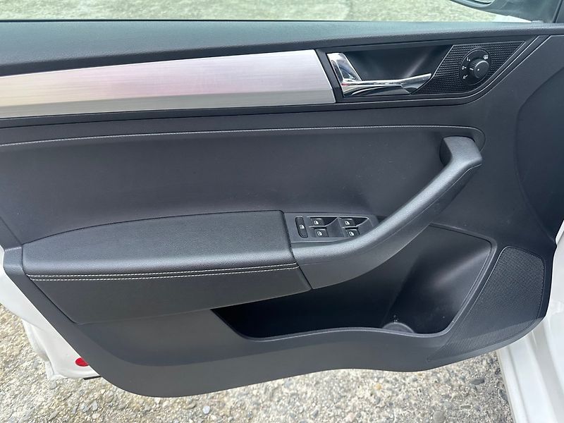 Škoda Rapid 1.4 TSI DSG/1MAJ/CZ/DPH/Výhřev - fotka 11 z 37