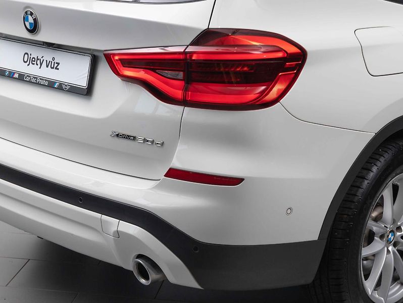 BMW X3 xDrive20d - fotka 9 z 22