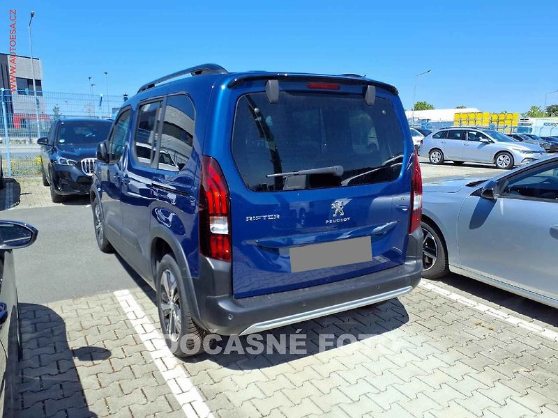 Peugeot Rifter (2023) 1.5HDi, GT Line, navi, kamera - fotka 4 z 6