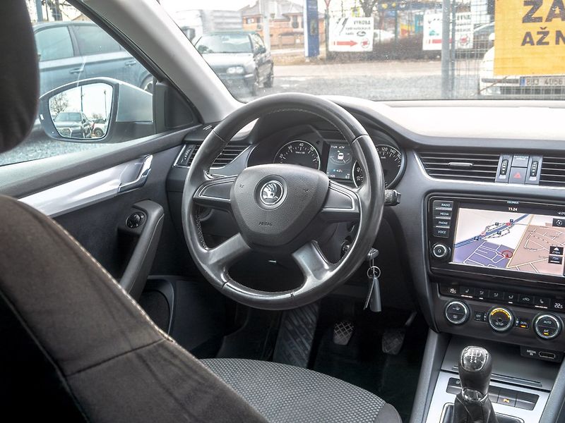 Škoda Octavia (2012) ČR 1.2TSI – NAVIGACE - fotka 14 z 44