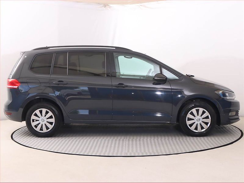 Volkswagen Touran (2019) Comfortline 1.5 TSI, Automat - fotka 6 z 20