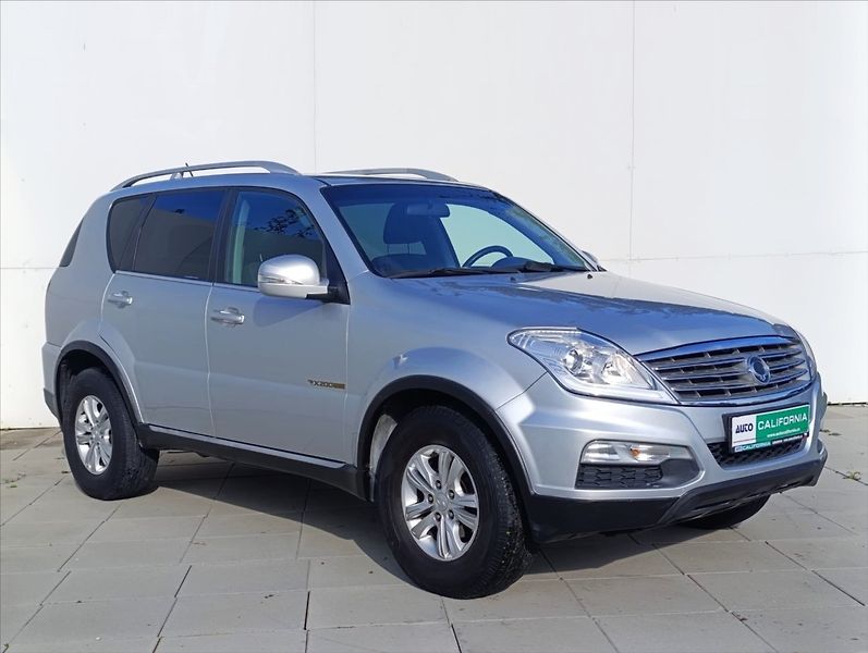 SsangYong Rexton 2,0 RX200 7MÍST TEMPOMAT - fotka 5 z 31