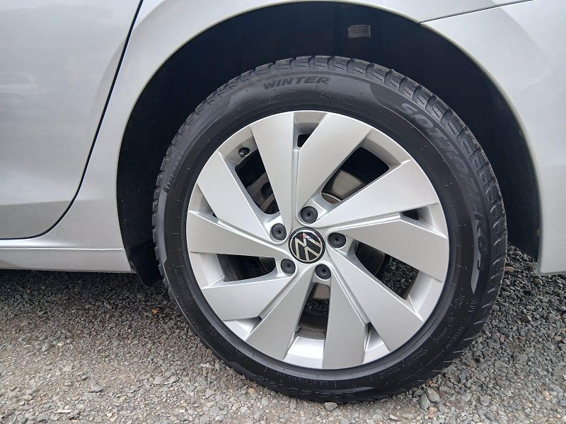 Volkswagen Golf 8, 2.0tdi, automat, ALU 17