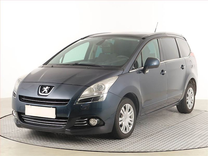 Peugeot 5008 (2013) 1.6 THP, Navi, Xenony - fotka 2 z 16