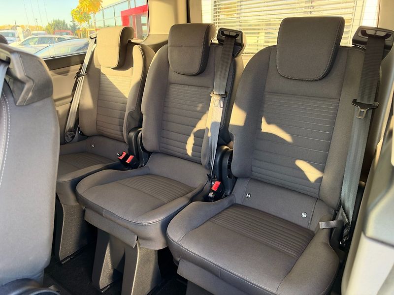 Ford Tourneo Custom (2022) Titanium 2.0TDCi 96kW L2 - fotka 20 z 35
