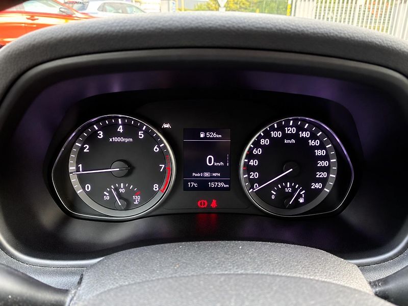 Hyundai i30 1.5DPi 81kW COMFORT 16.000km!! - fotka 9 z 14