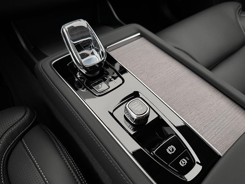 Volvo XC90 (2026) T8 AWD RECHARGE BRIGHT PLUS 7m - fotka 22 z 25