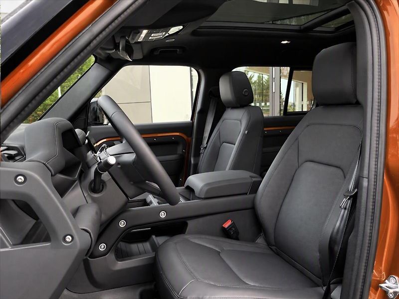 Land Rover Defender (2026) 110 D250 X-DYNAMIC HSE - fotka 12 z 30