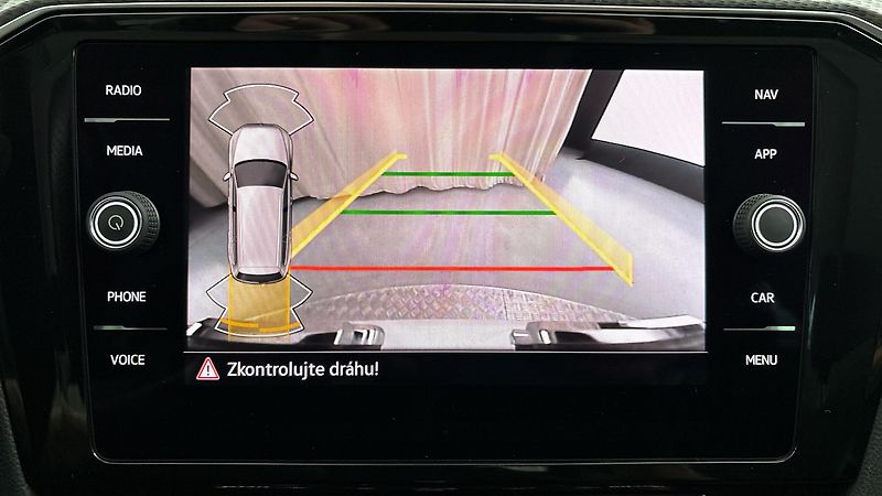 Volkswagen Passat 2.0 TDI DSG 4MOTION Alltrack - fotka 12 z 27