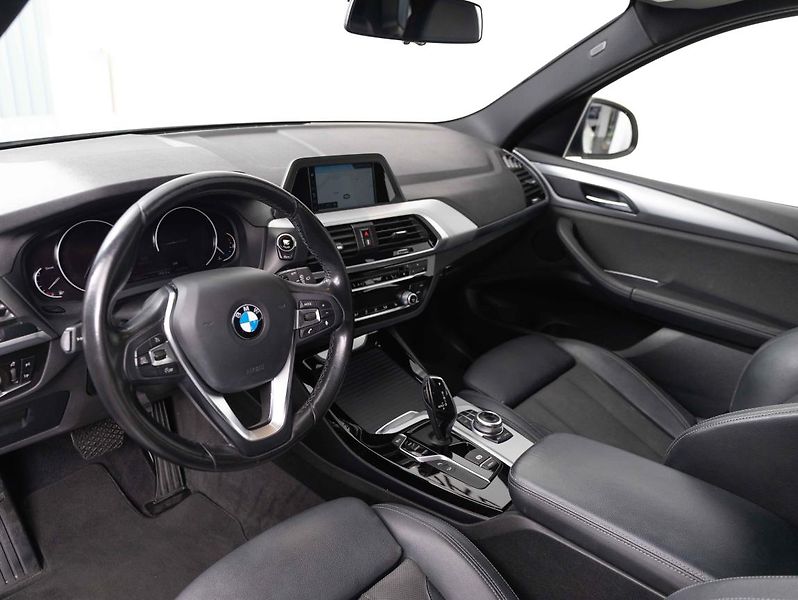 BMW X3 xDrive20d - fotka 11 z 22