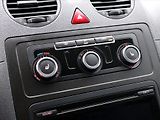 Volkswagen Caddy 1,6 TDI 75kW DSG Tažné Serv.Kn - náhled 22