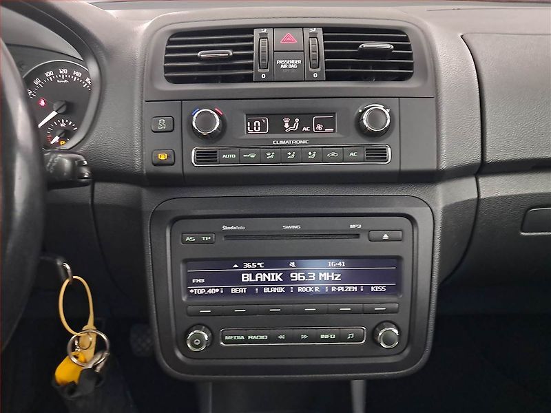Škoda Roomster (2010) 1.6 TDI, Serv.kniha, Tažné - fotka 12 z 18