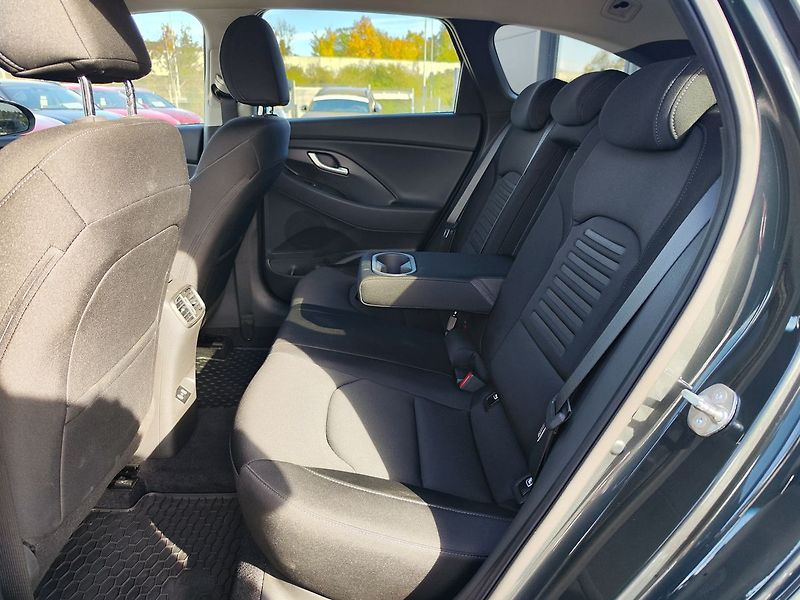 Hyundai i30 1.5 T-GDI/103kW Style - fotka 11 z 34