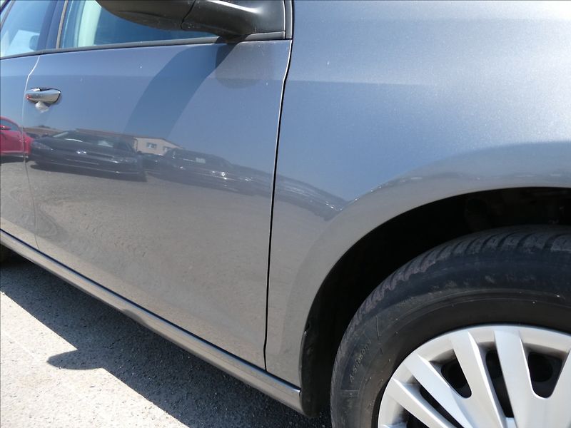Volkswagen Golf 1,6 MPi 75kW DSG klima - fotka 14 z 40