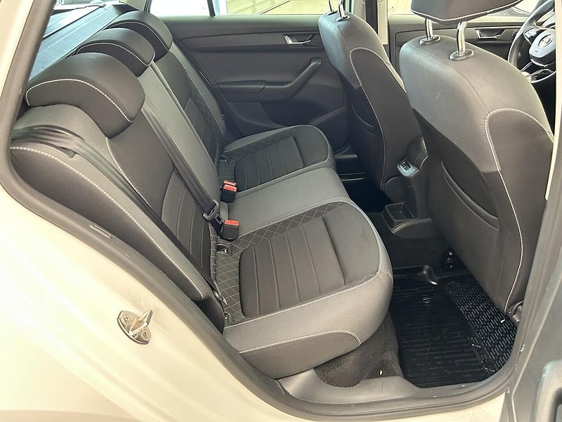 Škoda Fabia 1.0 TSI  Ambition   Plus - fotka 26 z 29