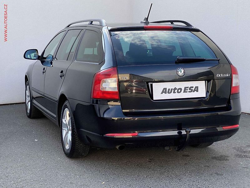 Škoda Octavia (2013) 2.0 TDi, Ambiente, TZ - fotka 6 z 16