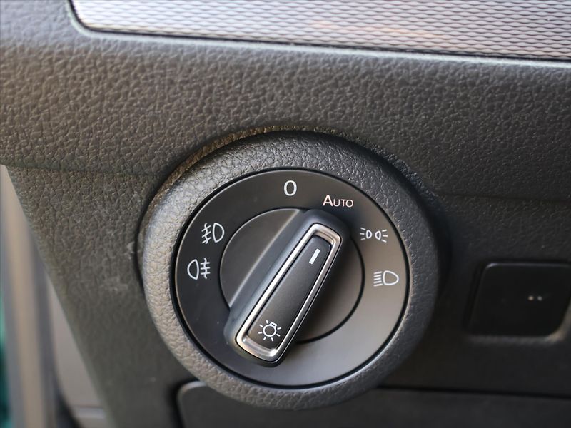Volkswagen Multivan 2,0 TDI 150kW DSG Generation S - fotka 19 z 38