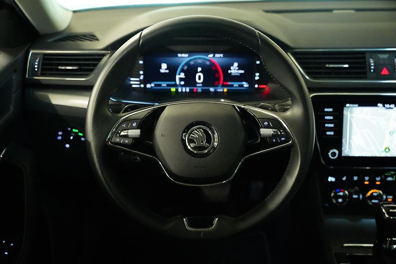 Škoda Superb - fotka 18 z 28