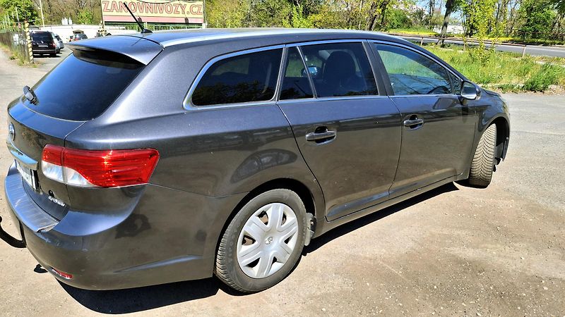 Toyota Avensis 1.8 VVT-I Rezervace - fotka 2 z 30