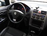 Volkswagen Touran (2009) 2.0 TDI, nová STK, Tažné - náhled 7