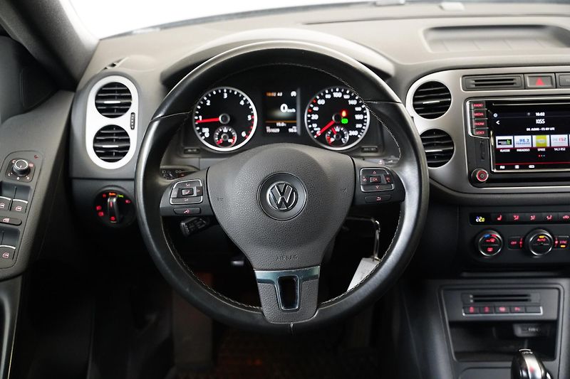 Volkswagen Tiguan - fotka 18 z 25