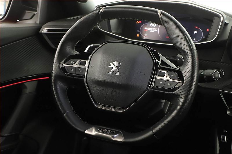 Peugeot 2008 (2021) GT 1.2 PureTech, Automat - fotka 8 z 15