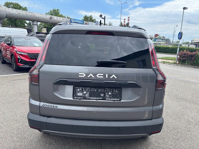 Dacia Jogger (2026) Expression TCe 110 7 míst - fotka 4 z 11
