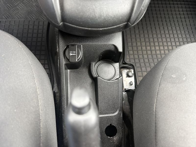 Fiat Dobló 1.3 MTJ Klimatizace - fotka 17 z 21