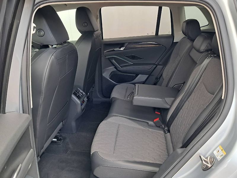 Volkswagen Tiguan (2024) LIFE 2.0 TDI / 110 kW DSG7 Peo - fotka 21 z 31