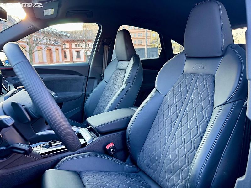 Audi Q5 2.0 TDI SPORTBACK 4x4 S-LINE - fotka 23 z 45