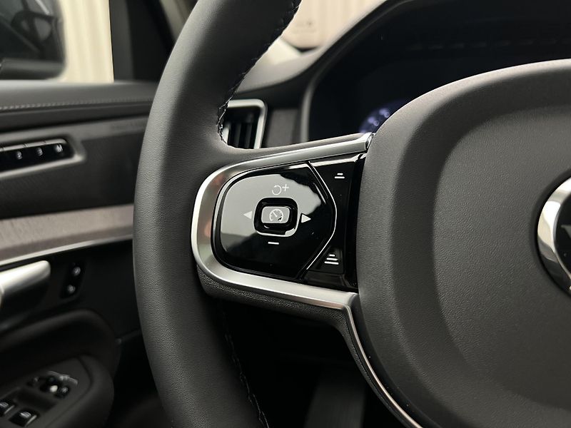 Volvo XC90 (2026) T8 AWD PLUS BRIGHT - fotka 23 z 45