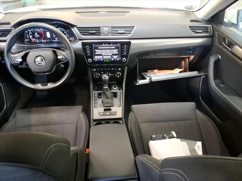 Škoda Superb 2,0 TDI TAŽNÉ KAMERA - fotka 6 z 11