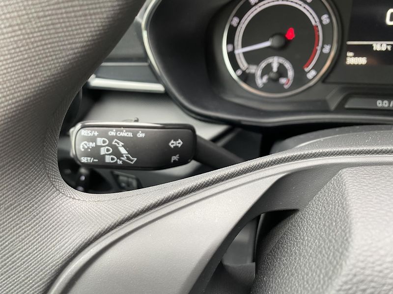 Škoda Fabia 1.0 MPI - 1xMAJ. - 38 000 KM - fotka 15 z 42