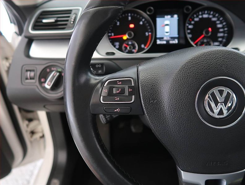 Volkswagen CC (2012) 2.0 TDI, Serv.kniha, Xenony - fotka 16 z 23