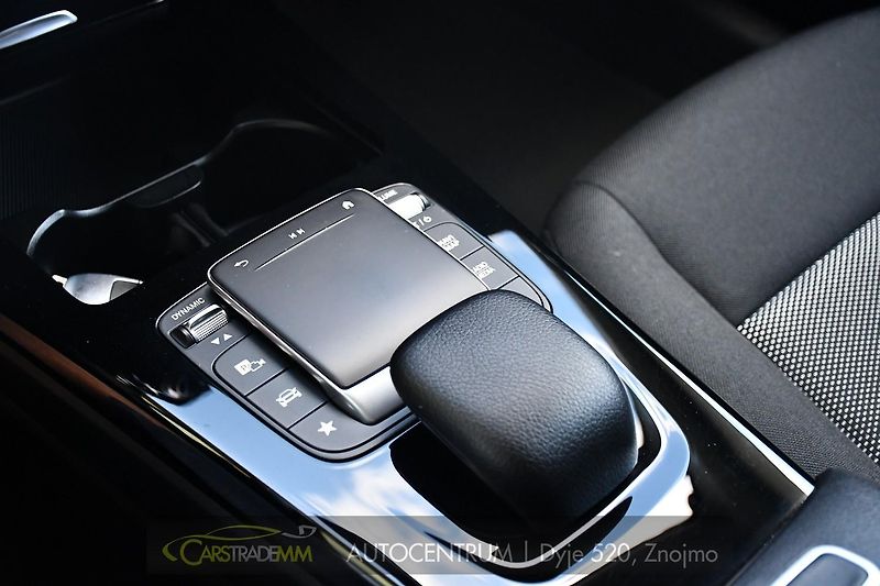 Mercedes-Benz CLA 200d LED A/T NAVI KAMERA - fotka 26 z 54