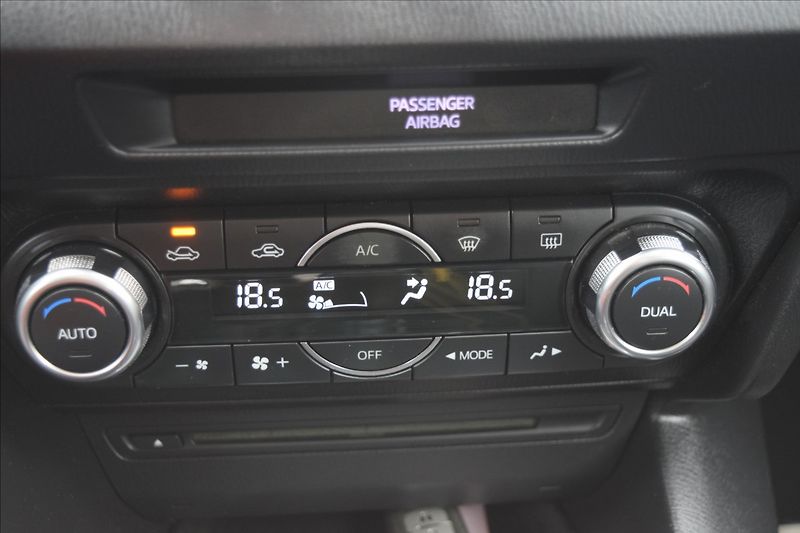 Mazda 3 2,0 G 88KW  DIGIKLIMA ALU NAVI - fotka 37 z 47