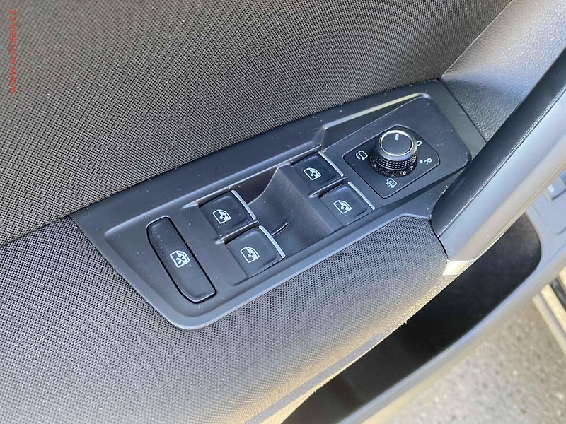 Volkswagen Tiguan Allspace (2019) 2.0 TDi, Comfortline, LED - fotka 13 z 16