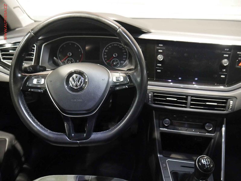 Volkswagen Polo (2019) 1.0 TSI, 2.maj,ČR, AC, temp. - fotka 11 z 17